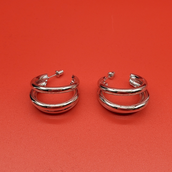⭐2 Pairs of Hoop Earrings - Picture 10 of 16